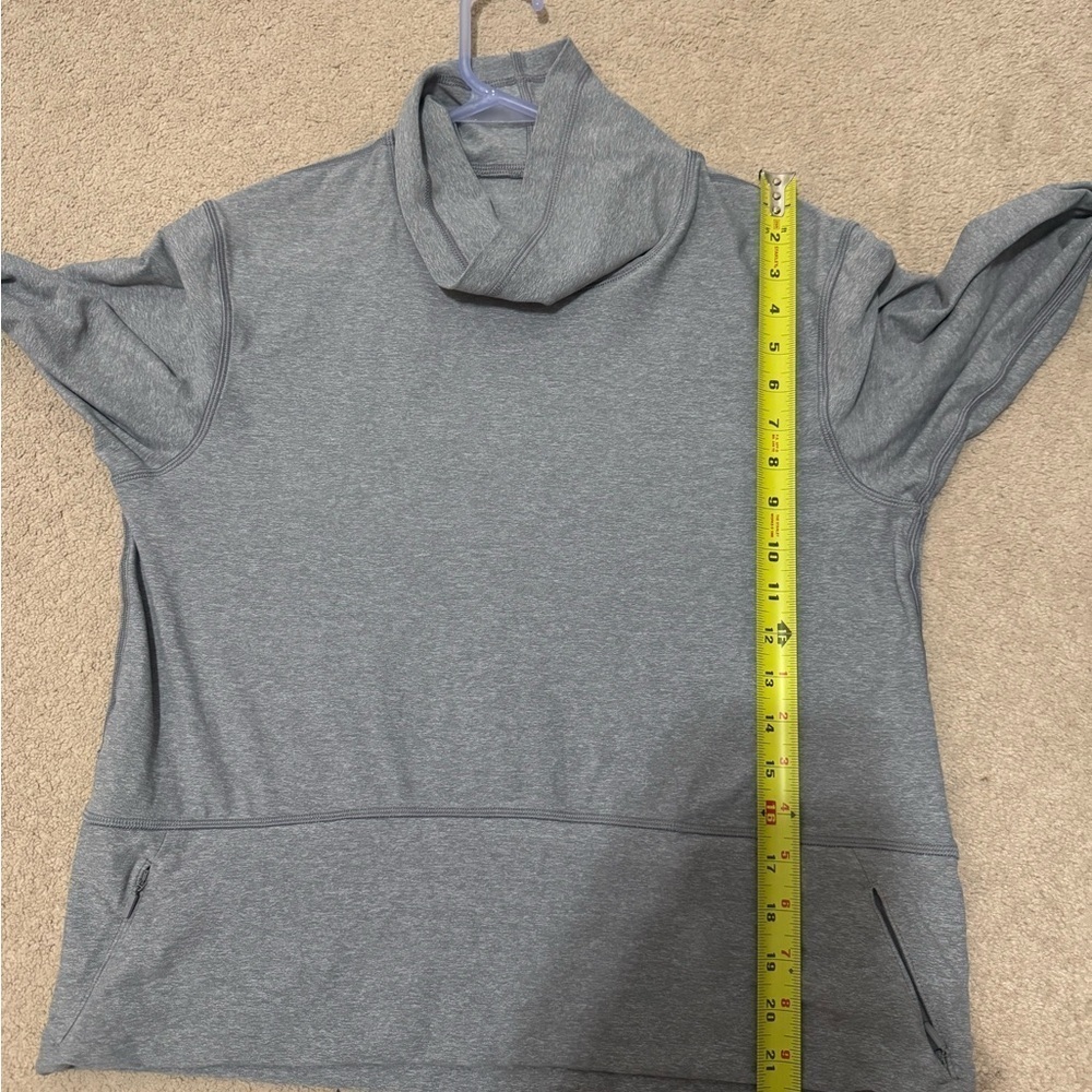 Lululemon ready to rulu pullover size 6 euc - Picture 5 of 5